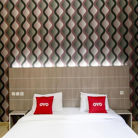 Super Oyo 2320 Hotel Charvita Kupang  Dış mekan fotoğraf