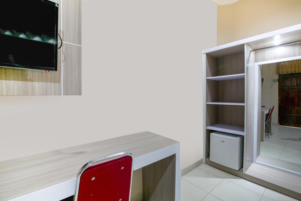 Super Oyo 2320 Hotel Charvita Kupang  Dış mekan fotoğraf