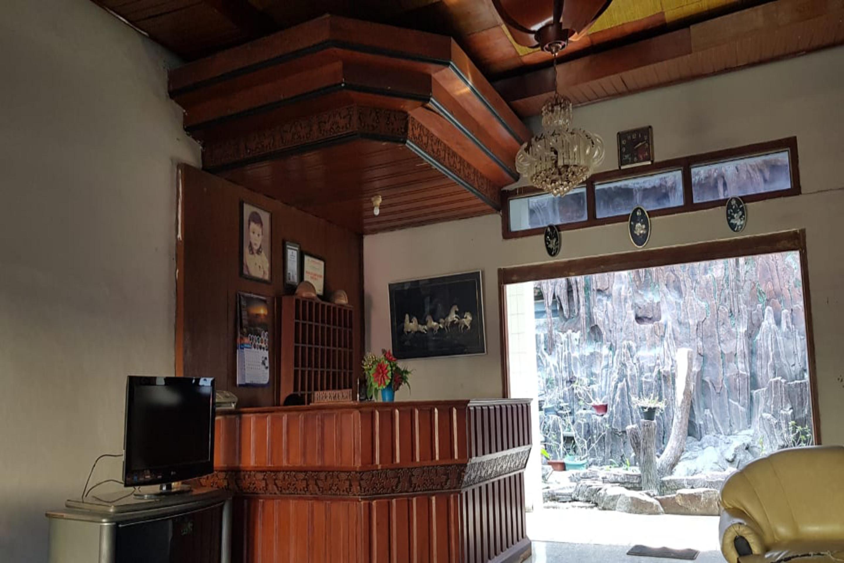 Super Oyo 2320 Hotel Charvita Kupang  Dış mekan fotoğraf