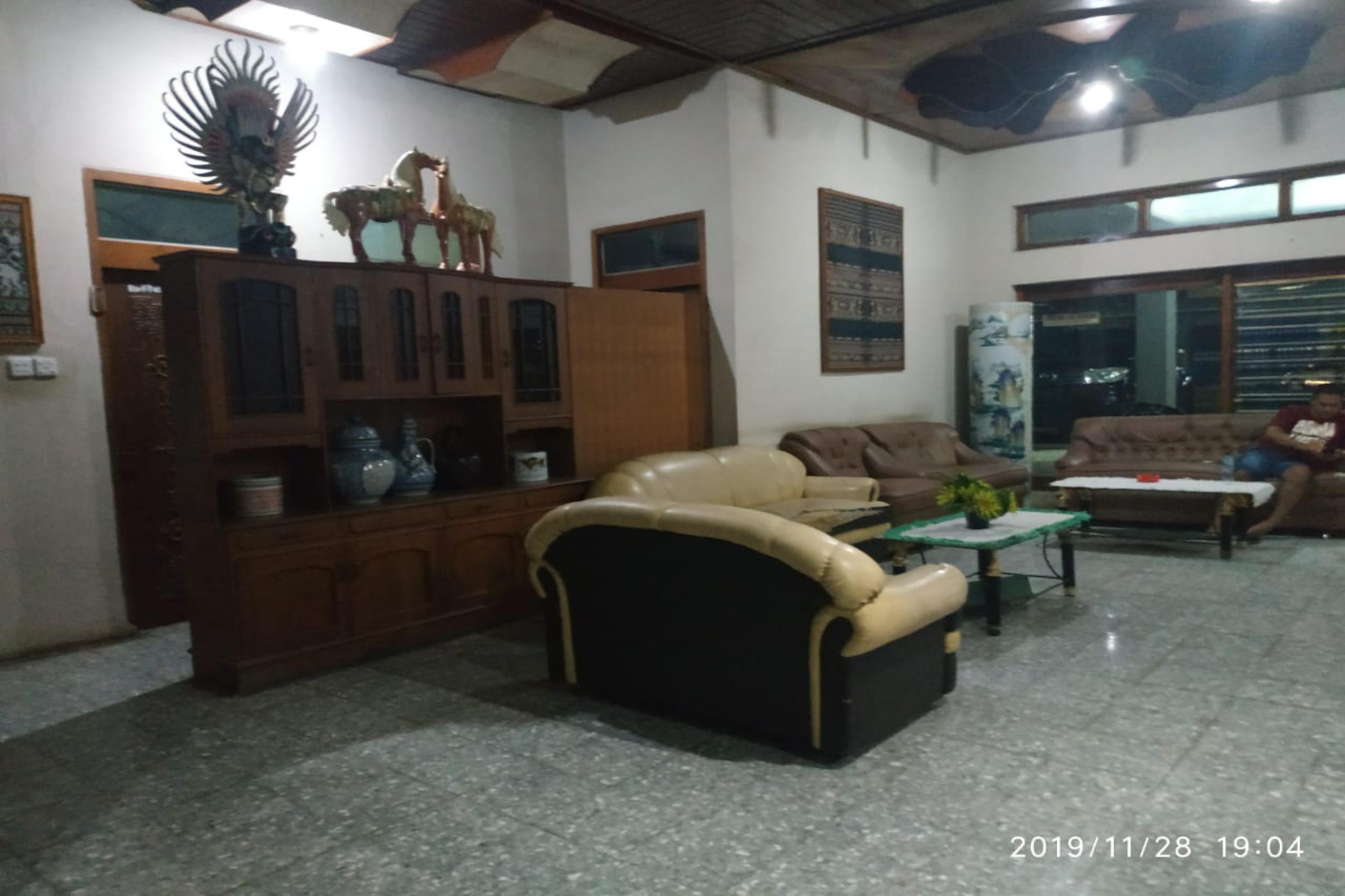 Super Oyo 2320 Hotel Charvita Kupang  Dış mekan fotoğraf